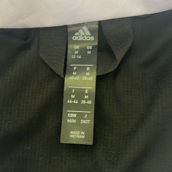 Adidas women’s waterproof jacket in lilac and navy blue size medium - Picture 6 of 9